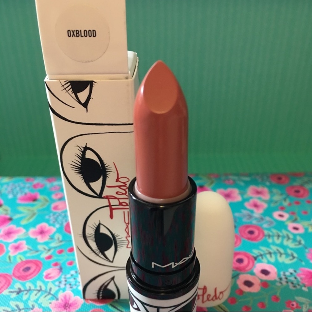 Mac Cosmetics BNIB Oxblood Toledo A94 is 100% Auth